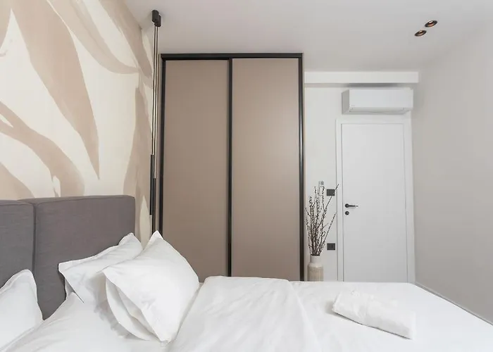 Sullago ヴィラ シベニク