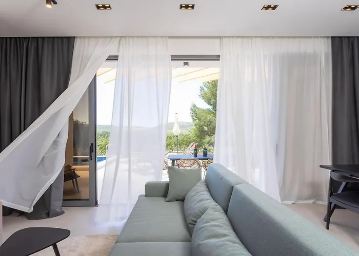 ヴィラ Sullago シベニク