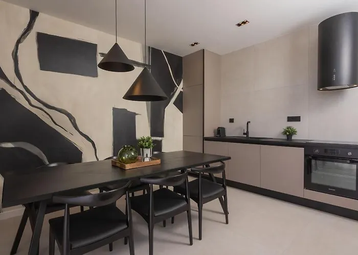 Sullago ヴィラ シベニク