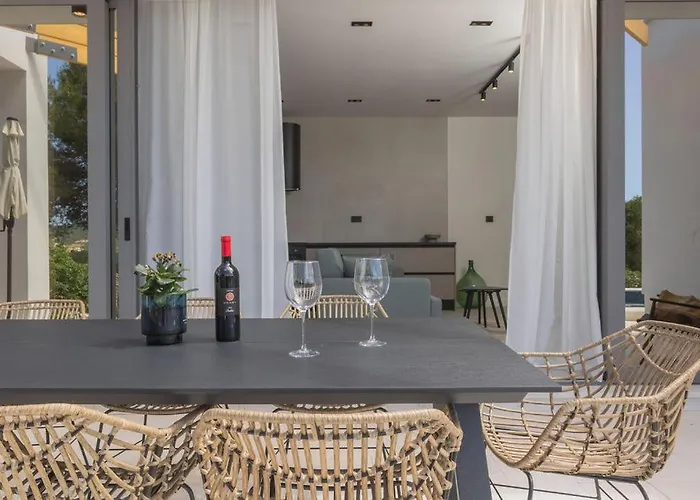 ヴィラ Sullago シベニク